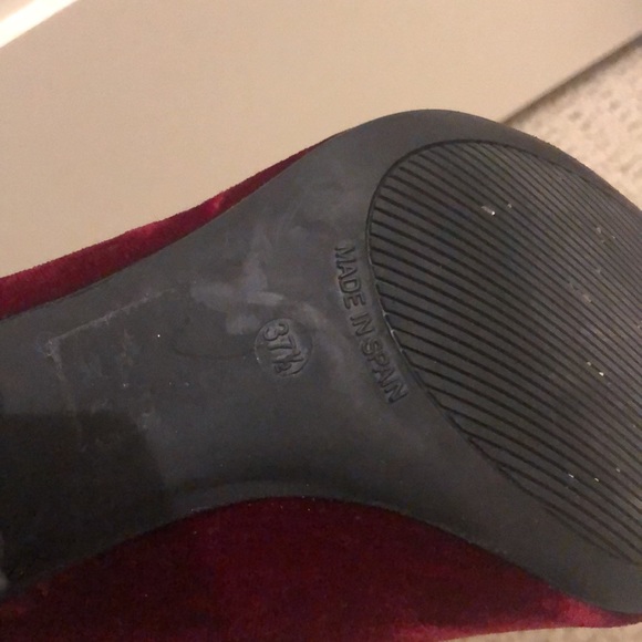 RED VELVET HEELS - BROWNS - Picture 5 of 7